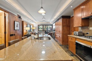 Fridge, microwave, oven, stovetop - 6BR Slopeside Lodge - Ski In/Ski Out, Walk to Everything (Vail)