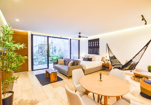 Deluxe Studio Suite | 1 bedroom, in-room safe, laptop workspace, iron/ironing board