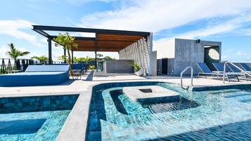 Outdoor pool, pool loungers