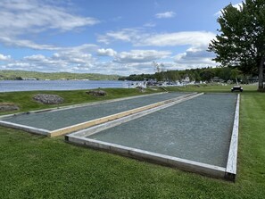 Property grounds - Gated Community, Lake Winnipesaukee. Lake, mountain, activities.  Beach Access (Laconia)