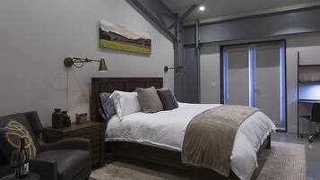 1 dormitorio, escritorio, tabla de planchar con plancha y wifi