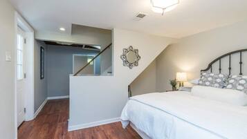 5 bedrooms, desk, iron/ironing board, free WiFi