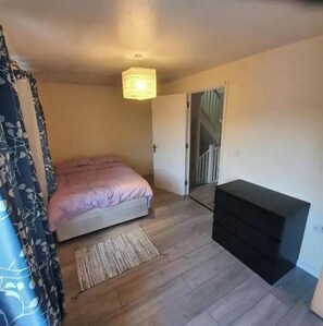 Bügeleisen/Bügelbrett, kostenloses WLAN, Bettwäsche, Rollstuhlgeeignet