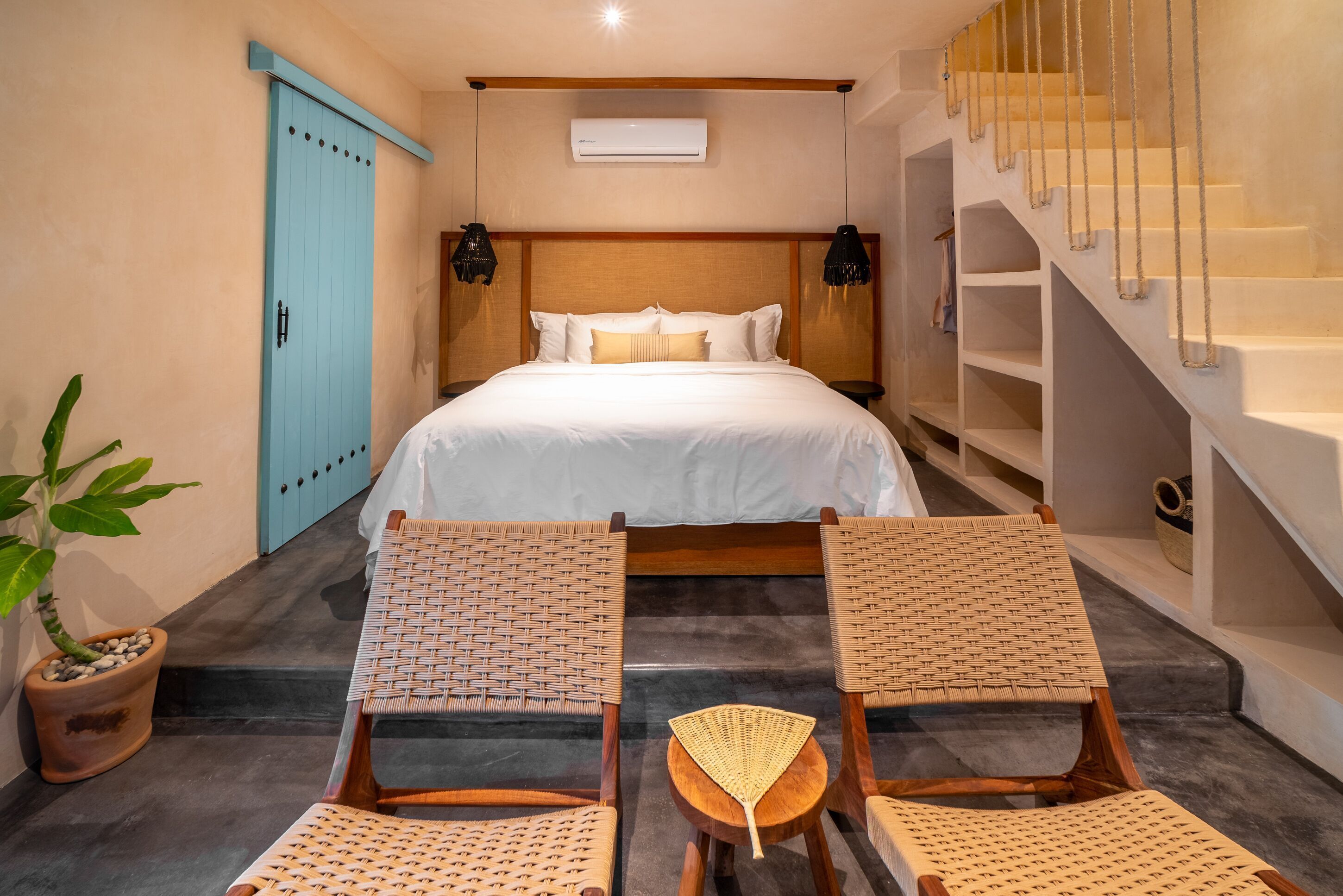 Egyptian cotton sheets, premium bedding, minibar, in-room safe