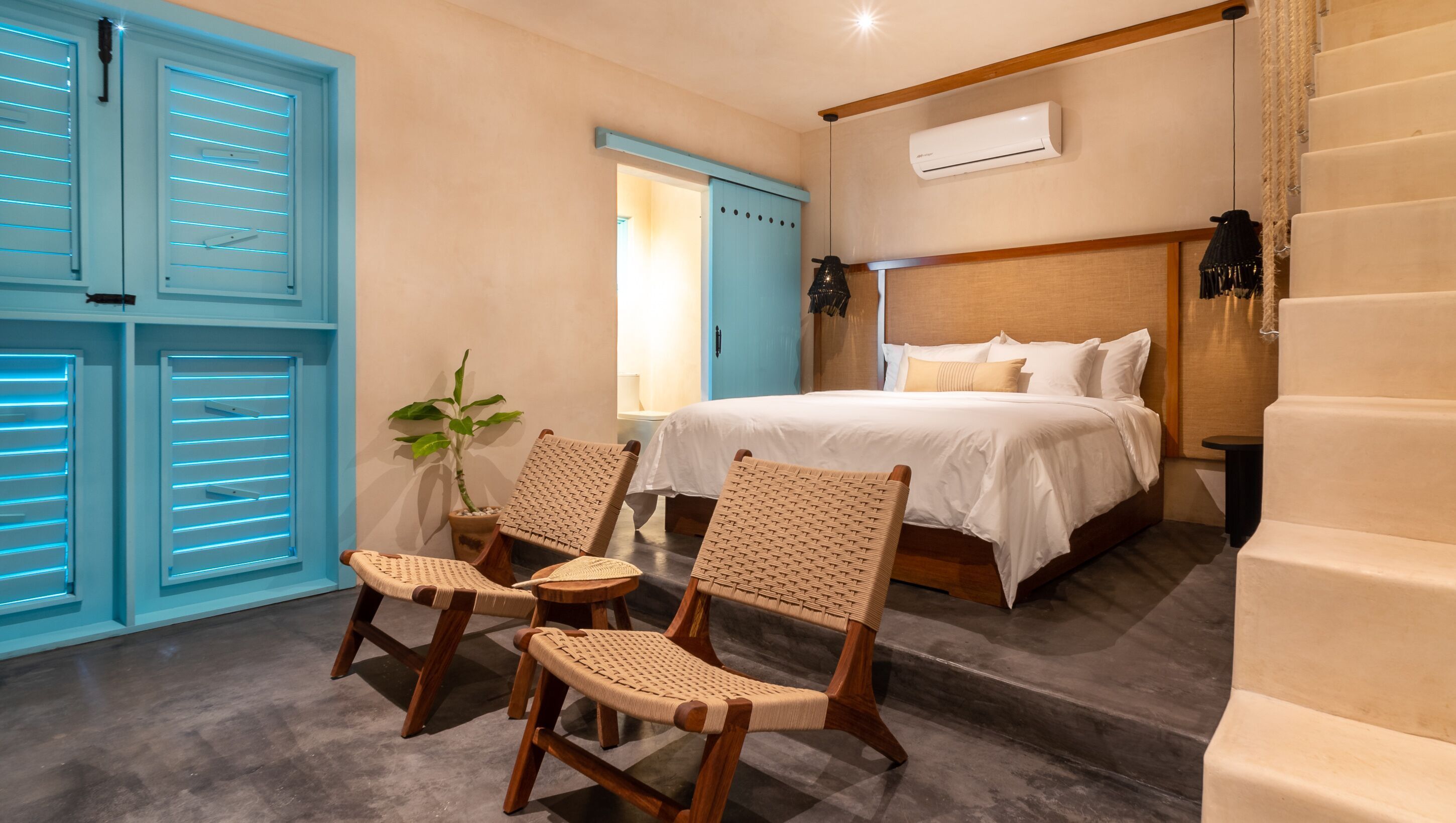 Egyptian cotton sheets, premium bedding, minibar, in-room safe