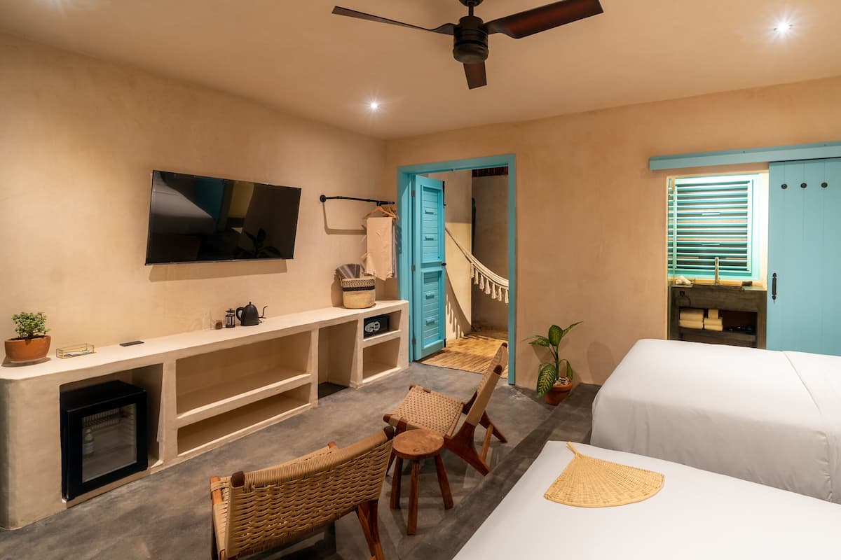 Deluxe tweepersoonskamer, 2 tweepersoonsbedden | Lakens van Egyptisch katoen, luxe beddengoed, een minibar