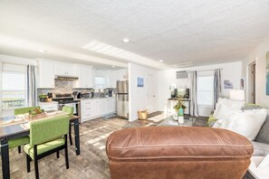 Interior - Beachfront Cottage on Sargent Beach (Sargent)