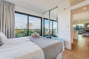 1 bedroom, Egyptian cotton sheets, premium bedding, down duvets