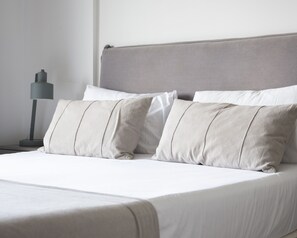 Egyptian cotton sheets, premium bedding, down duvets, pillow-top beds - Live Belgrano Boutique Apartments (Buenos Aires)