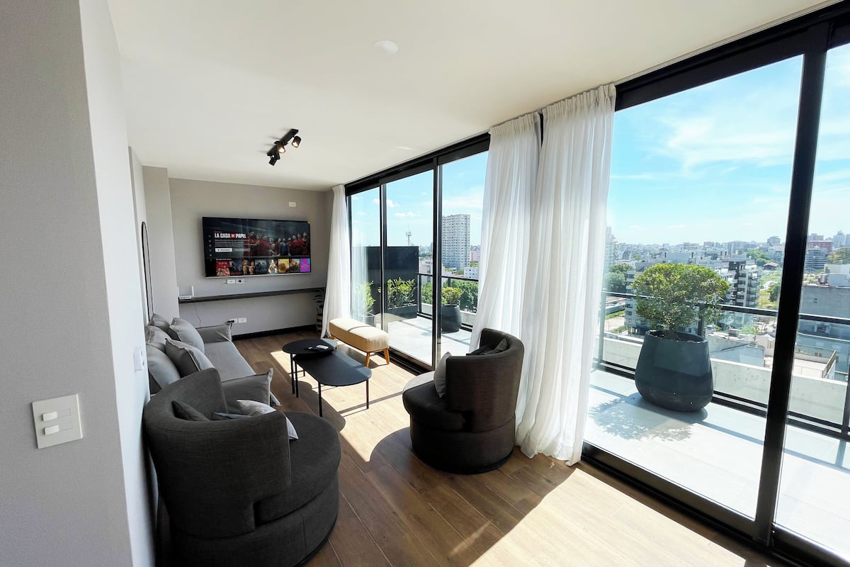 Maisonette | Wohnbereich | 40-Zoll-Smart-TV mit Kabelempfang, Netflix, Pay-TV