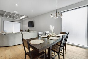 Dining - Modern Luxury 4 Bedroom/4 Bath in the Heart of Dallas (Dallas)