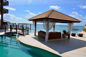 Comfort Apartment | Pool | Outdoor pool - APTO Beira-Mar | Conforto e Charme | Pé na Areia | Barra Bali | Destino BSM 329 (Barra de São Miguel)