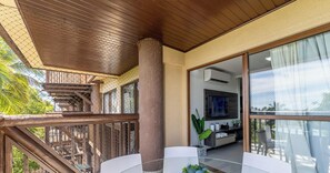 Comfort Apartment | Outdoor dining - APTO Beira-Mar | Conforto e Charme | Pé na Areia | Barra Bali | Destino BSM 329 (Barra de São Miguel)