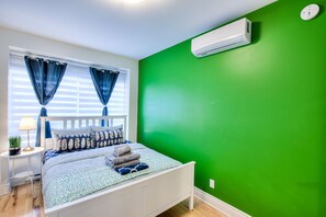 3 bedrooms, desk, iron/ironing board, WiFi