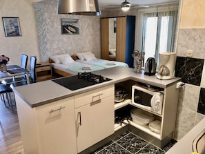 1 bedroom, iron/ironing board, free WiFi, bed sheets