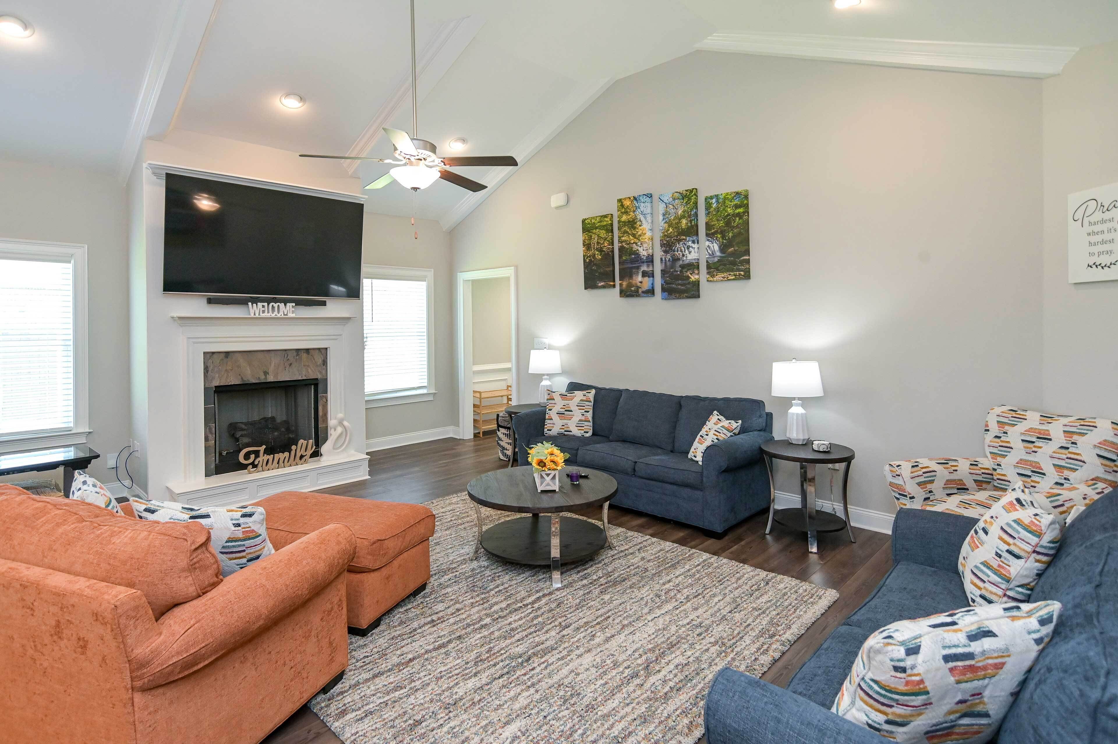 Quiet Family Home 15 Mi to Dtwn Huntsville!
