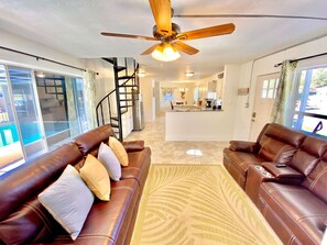 TV - Belleair Manor by the Beach, Heated Pool + Theater (Largo)