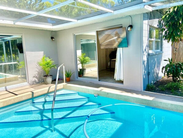 Pool - Belleair Manor by the Beach, Heated Pool + Theater (Largo)