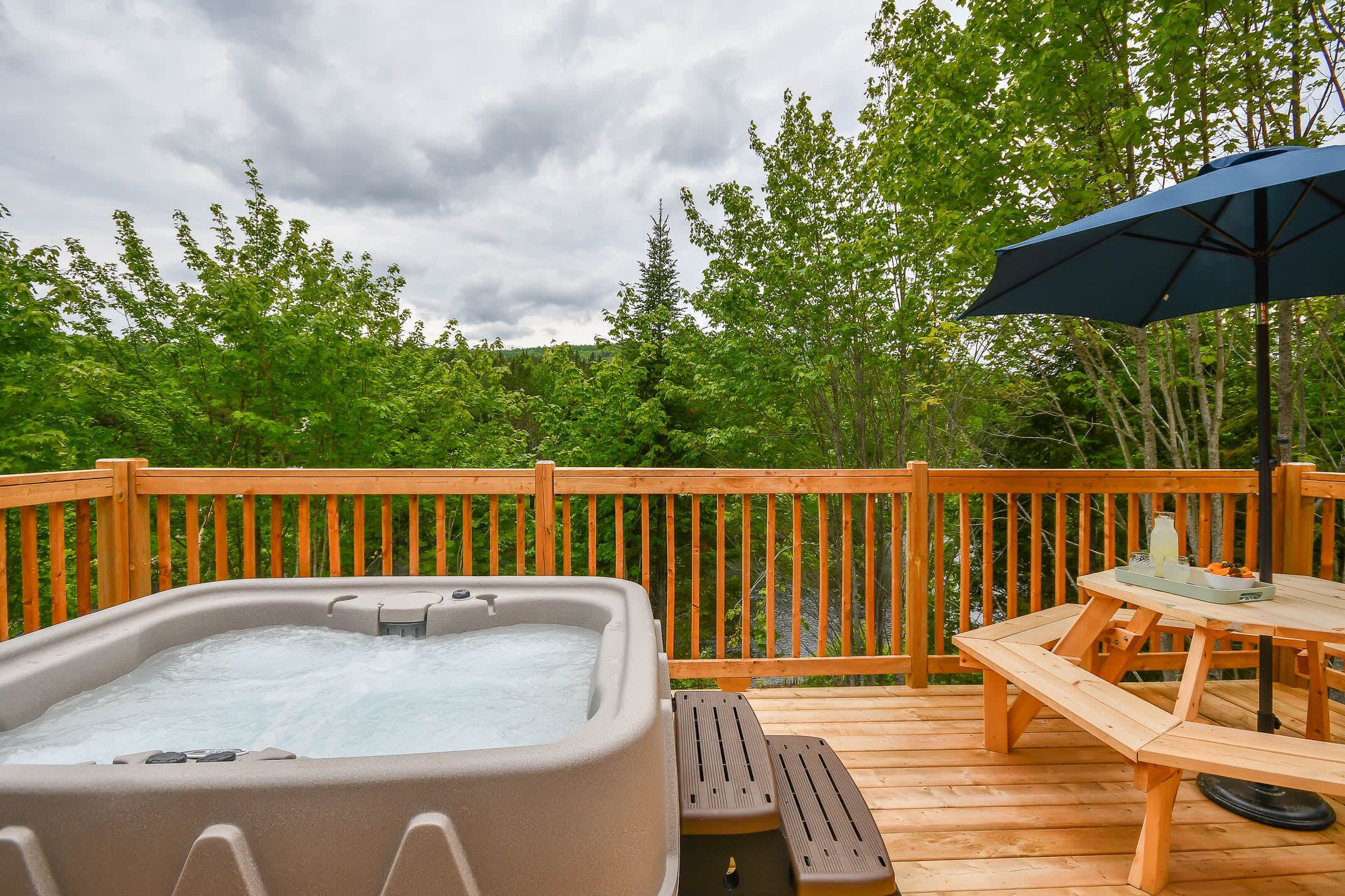 Outdoor spa tub