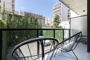 Apartment (1B) | Courtyard view