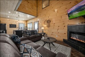 Smart TV, fireplace, video games - Free Dollywood Tix/Pool/10Min2Dollywood/Theater (Sevierville)