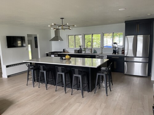 Lake Home perfect for families in a quiet Lake Antoine neighborhood. 