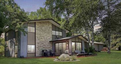 Lake Home perfect for families in a quiet Lake Antoine neighborhood.