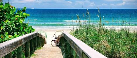 Una spiaggia nelle vicinanze, teli da spiaggia