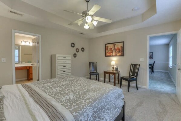 3 habitaciones, tabla de planchar con plancha y wifi gratis 