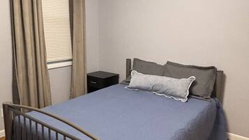 3 chambres, bureau, fer et planche à repasser, Wi-Fi gratuit