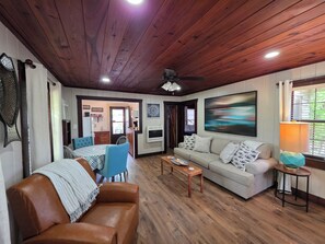 Grand Cottage | Living area