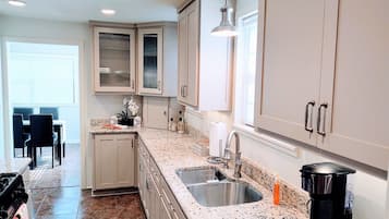 Family House | Private kitchen | Fridge, microwave, oven, stovetop