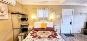 1 habitación, decoración personalizada y muebles diferentes 