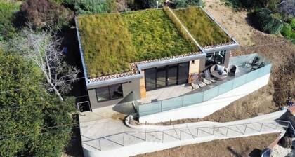 A spectacular home with a three bridge view out the Golden Gate.