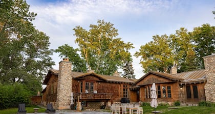 Experience Rustic Luxury at a Working Cattle Ranch