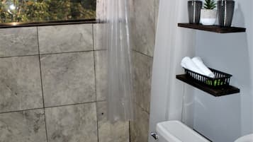 Habitació Comfort | Bany | Dutxa, tovalloles, sabó i xampú