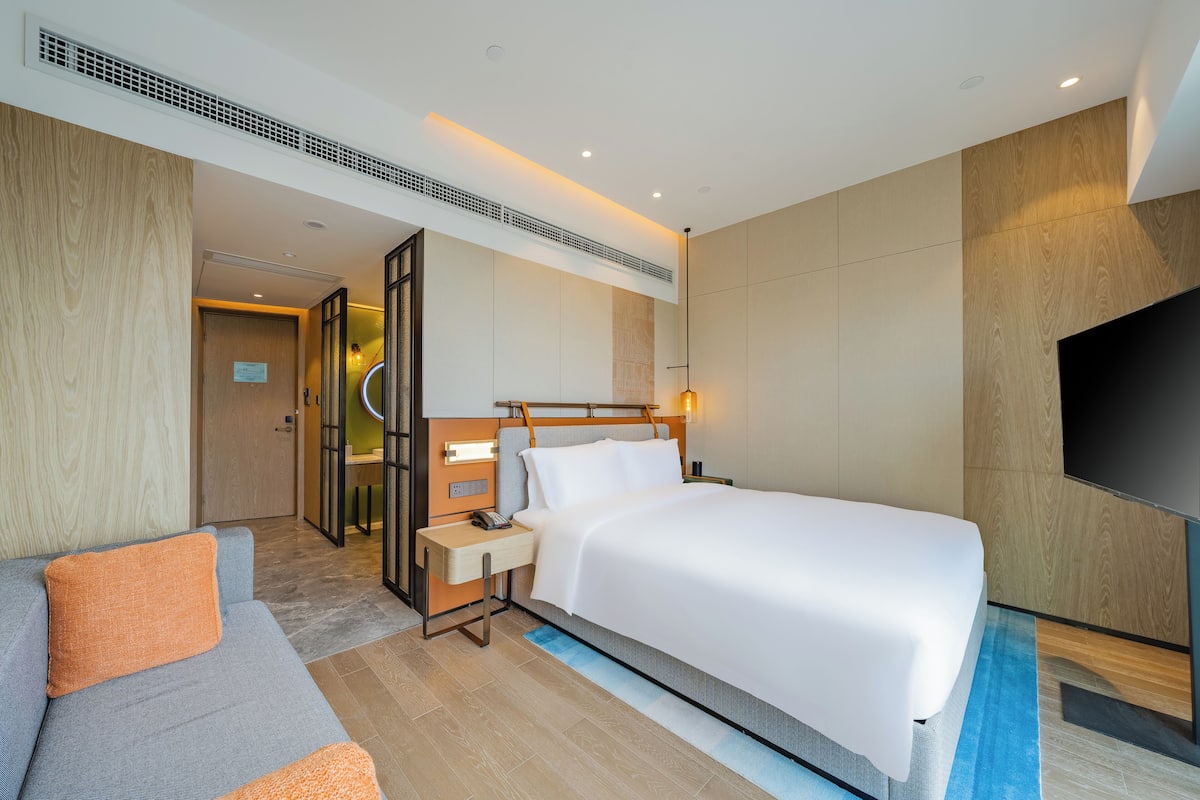 Standard Room, 1 King Bed, Accessible