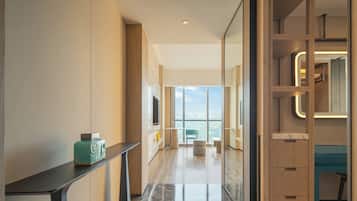 Suite, 1 Bedroom | Premium bedding, down comforters, pillowtop beds, in-room safe