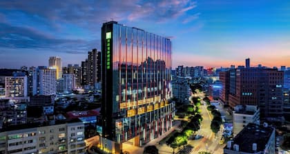 Holiday Inn Zhuhai City Center by IHG