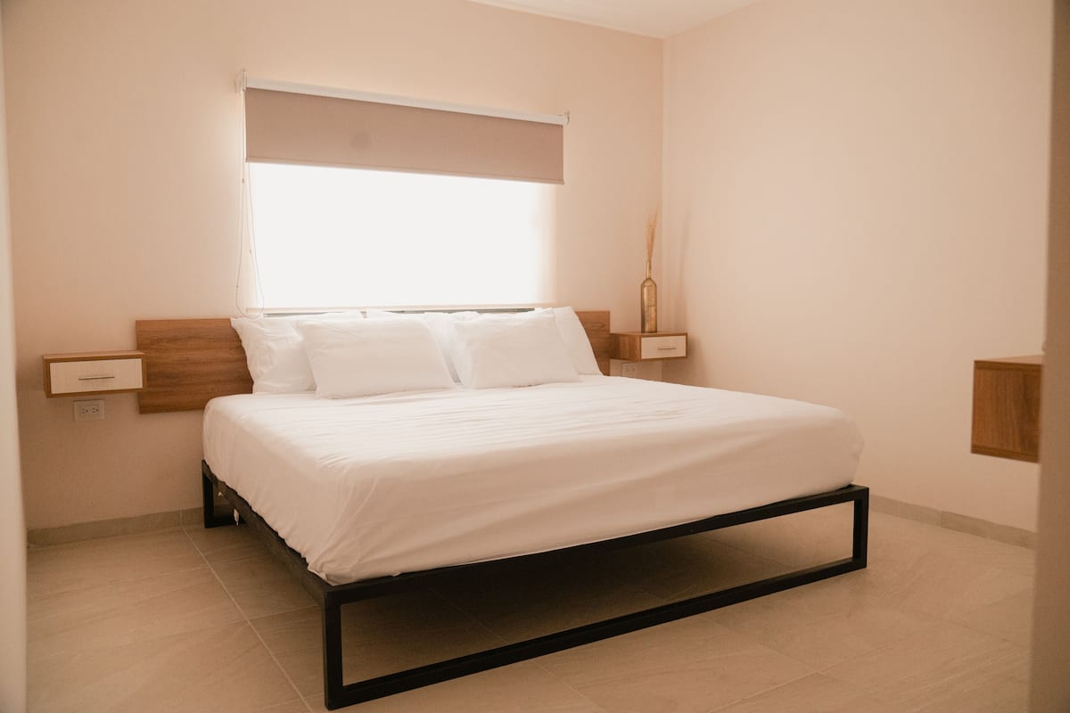 Deluxe Double Room | Hypo-allergenic bedding available, desk, laptop workspace, WiFi (free)