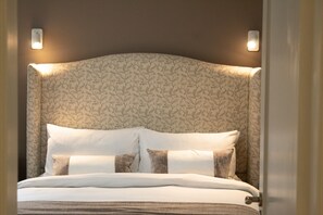 4 عدّة غرف نوم ومكواة/لوح كي وواي فاي مجانًا وملاءات أسرّة