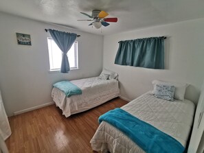 3 bedrooms, bed sheets