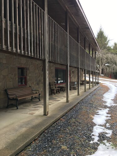 Lakeside view at Camp Golden Pond and affordable lodging for Penn State Events. 