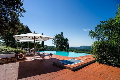 Borgo San Polino a Charming Eco-lodge