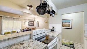 Condo, Plusieurs lits, patio, vue sur le jardin (Westfield Wonder) | Cuisine privée