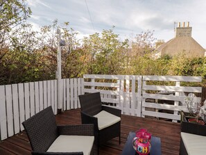 Property grounds - 2 Seafield Place (Banff)