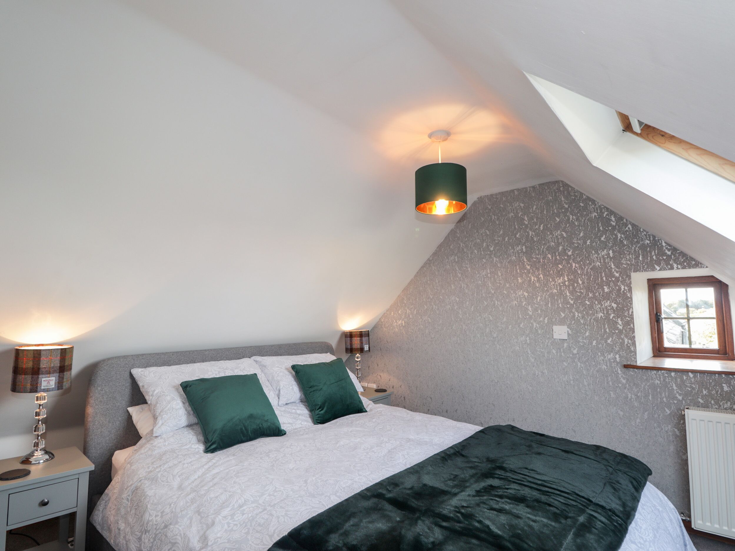 2 bedrooms, individually decorated, individually furnished, free WiFi