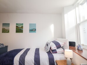 2 개의 침실, 각각 다른 스타일의 인테리어, 각각 다르게 가구 비치, 무료 WiFi