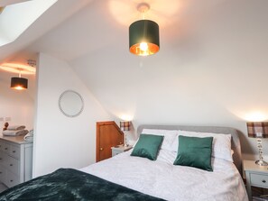 2 bedrooms, individually decorated, individually furnished, free WiFi