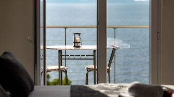 2 bedrooms, in-room safe, iron/ironing board, travel crib